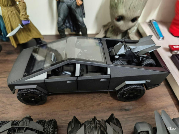 Tesla Cybertruck 1:24 diecast scale model car collectible | Assorted Colors