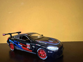 Bmw M8 GTE 1:24 diecast scale model car collectible