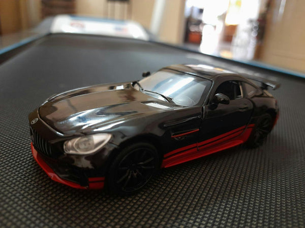 Mercedes-Benz AMG GTR 1:24 diecast scale model car collectible