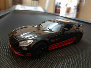 Mercedes-Benz AMG GTR 1:24 diecast scale model car collectible