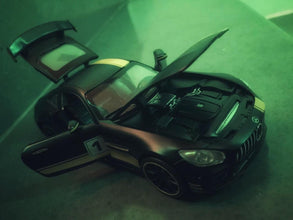 Mercedes-Benz AMG GTR 1:24 diecast scale model car collectible