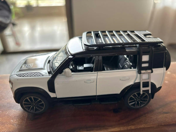 Land Rover Defender 110 1:24 Genuine Authorization Licensed Scale Model