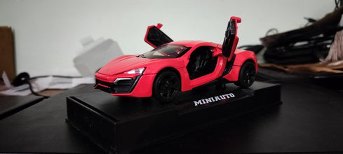 W Motors Lykan HyperSport 1:24 diecast scale model car collectible