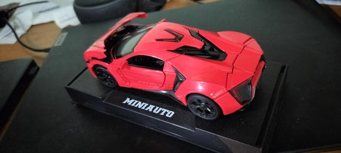 W Motors Lykan HyperSport 1:24 diecast scale model car collectible