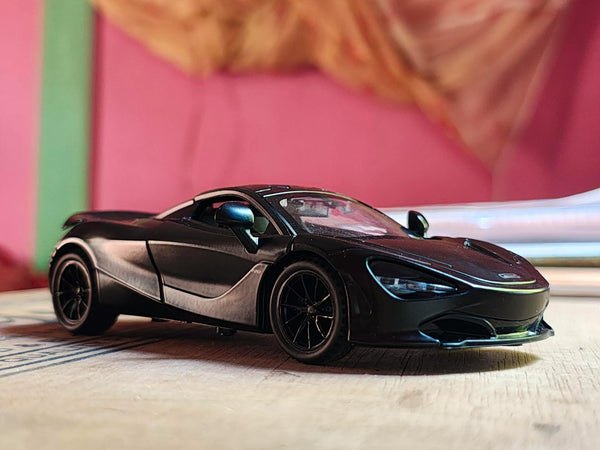 Mclaren 720s 1:24 diecast scale model car collectible | Assorted Colors