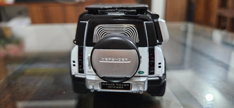 Land Rover Defender 110 1:24 Genuine Authorization Licensed Scale Model
