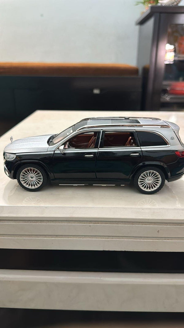 Mercedes-Benz Maybach GLS600 1:18 diecast scale model car - Big Size