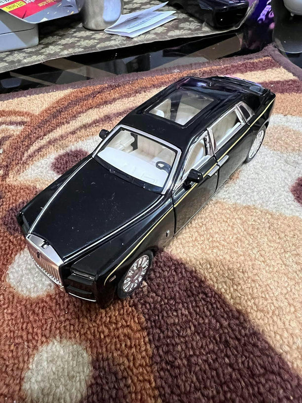 Rolls Royce Phantom VIII 1:18 diecast scale model miniature car - Big Size