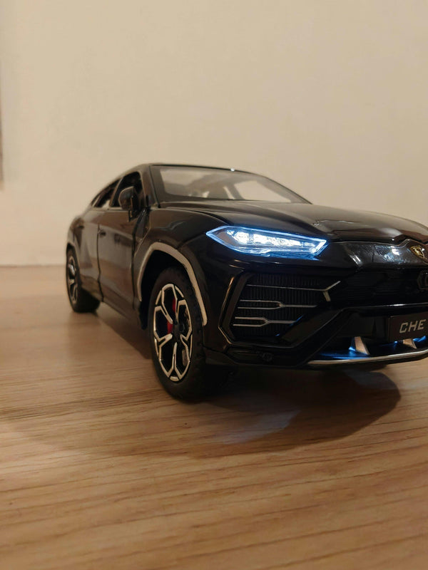 Lamborghini Urus 1:18 diecast Scale Model car - Big Size