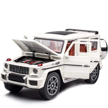 Mercedes-Benz G-Class 1:24 diecast scale model car collectible