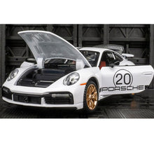 Porsche 911 1:24 diecast scale model car collectible