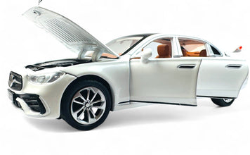 Mercedes-Benz E Class 1:24 diecast scale model car collectible