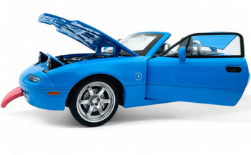 Mazda MX-5 Miata 1990 Convertible 1:24 diecast scale model car collectible