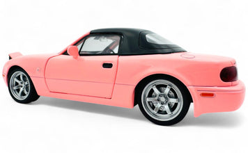 Mazda MX-5 Miata 1990 Convertible 1:24 diecast scale model car collectible
