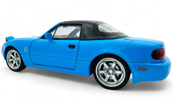 Mazda MX-5 Miata 1990 Convertible 1:24 diecast scale model car collectible