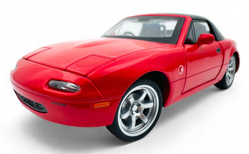 Mazda MX-5 Miata 1990 Convertible 1:24 diecast scale model car collectible