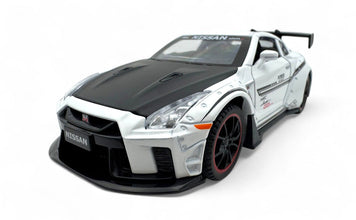 Nissan GTR 1:24 diecast scale model car collectible