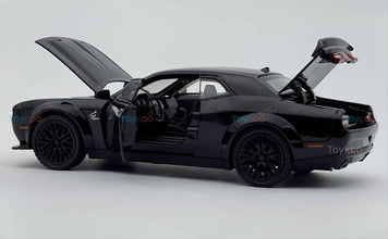 Dodge Challenger SRT Hellcat 1:24 diecast scale model car