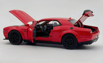 Dodge Challenger SRT Hellcat 1:24 diecast scale model car