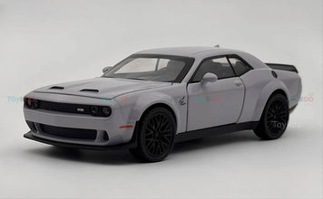 Dodge Challenger SRT Hellcat 1:24 diecast scale model car