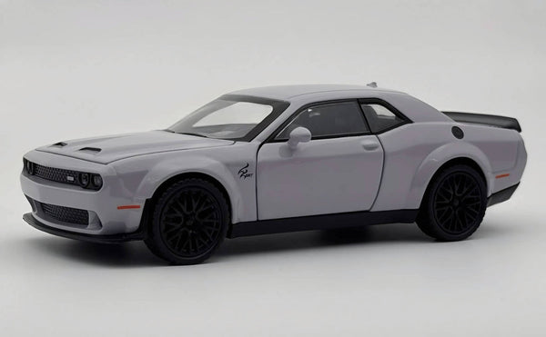 Dodge Challenger SRT Hellcat 1:24 diecast scale model car