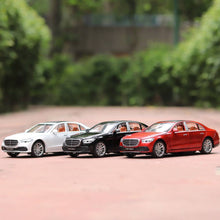 Remote Control Diecast Resembling Maybach Car with Smoke Effect | Openable Doors & Light | 1:22 Scale