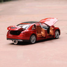 Remote Control Diecast Resembling Maybach Car with Smoke Effect | Openable Doors & Light | 1:22 Scale