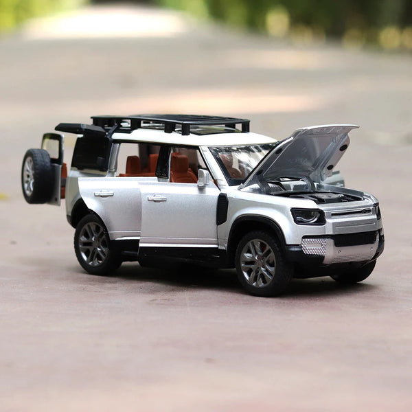 Remote Control Metal Diecast Resembling Defender Car with Smoke Effect | Openable Doors & Light | 1:22 Scale | Assorted Colors