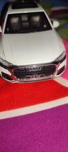 Audi Q8 1:24 diecast scale model car collectible | Assorted Colors