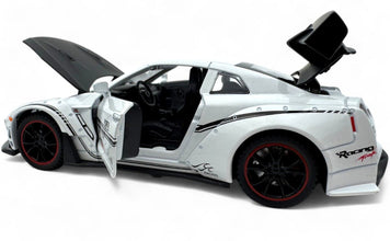 Nissan GTR 1:24 diecast scale model car collectible