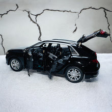 Audi Q8 1:24 diecast scale model car collectible | Assorted Colors
